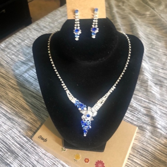 Rhinestone Blue matching jewelry set Drop earrings and necklace - Picture 6 of 8